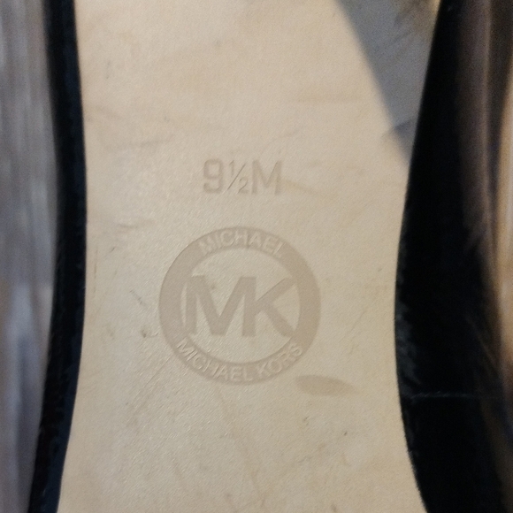 Michael Kors Black Flats with Sophisticated Ornamentation - Picture 7 of 7